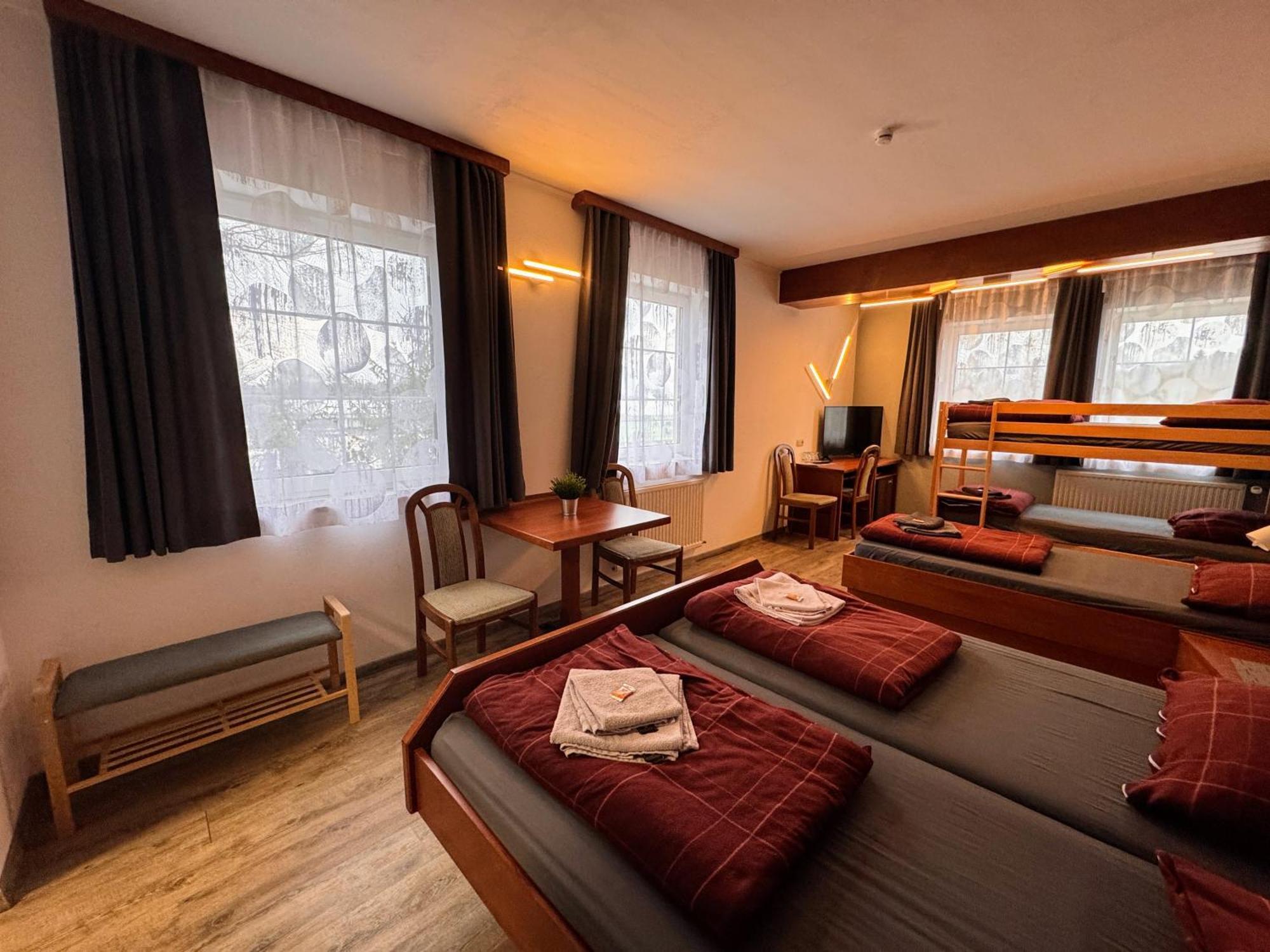 Austria Traveller Hotel Lenzing Oda fotoğraf